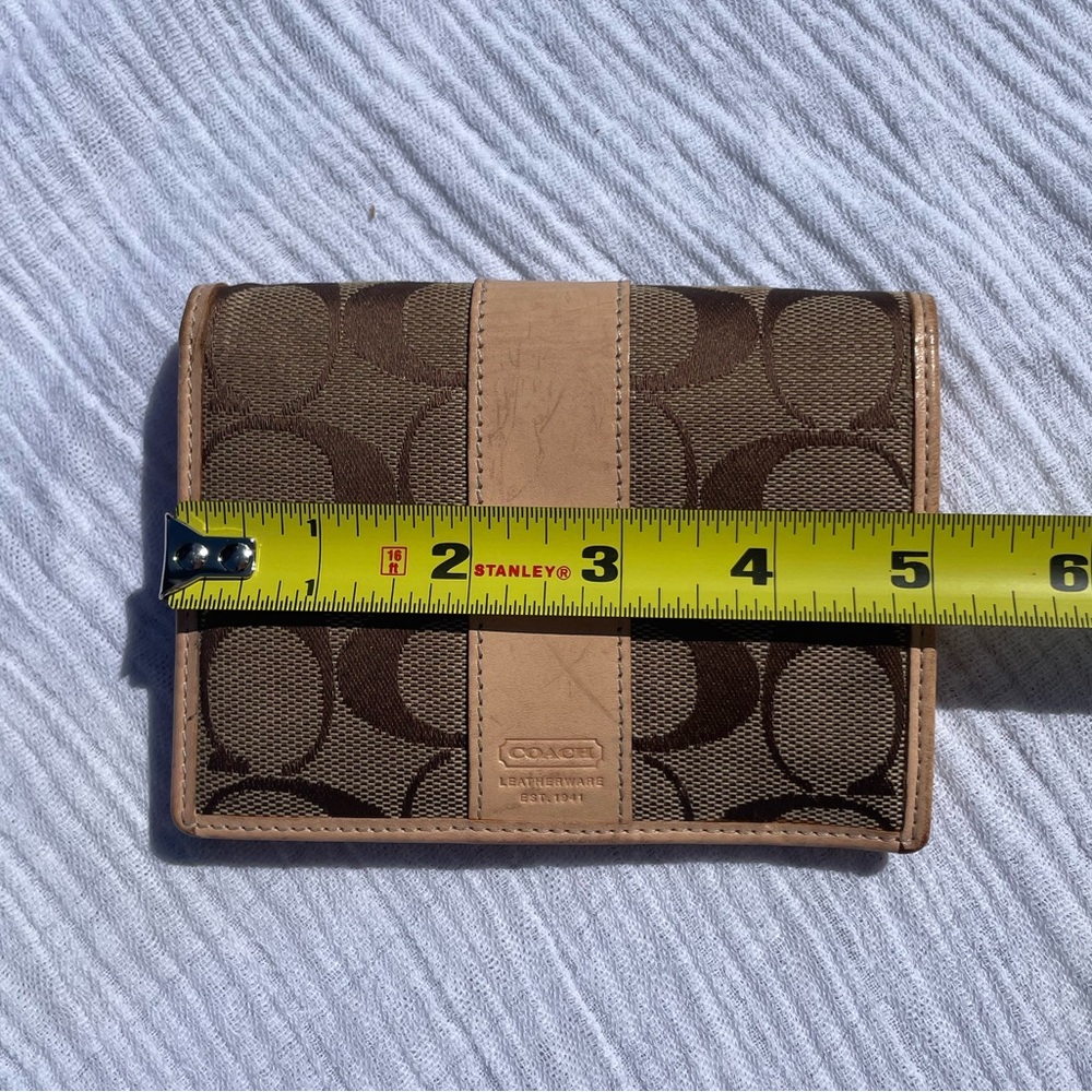 Vintage Signature Coach Wallet - Picture 9 of 11